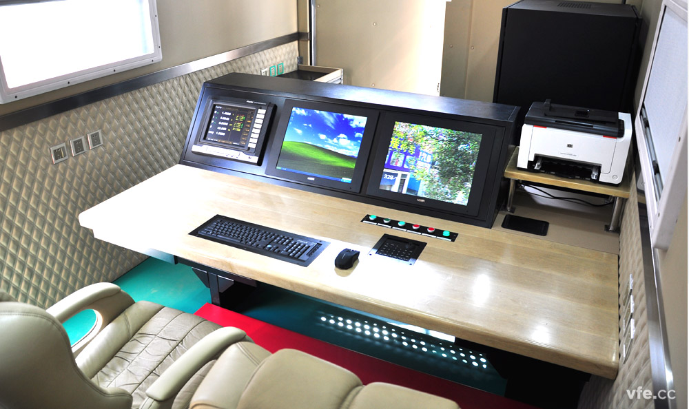 移動式高壓電機能效計量檢測平臺內(nèi)部操控臺