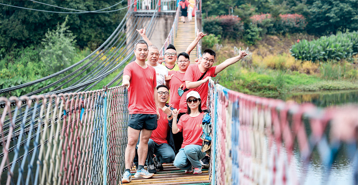 昂揚青春，砥礪前行